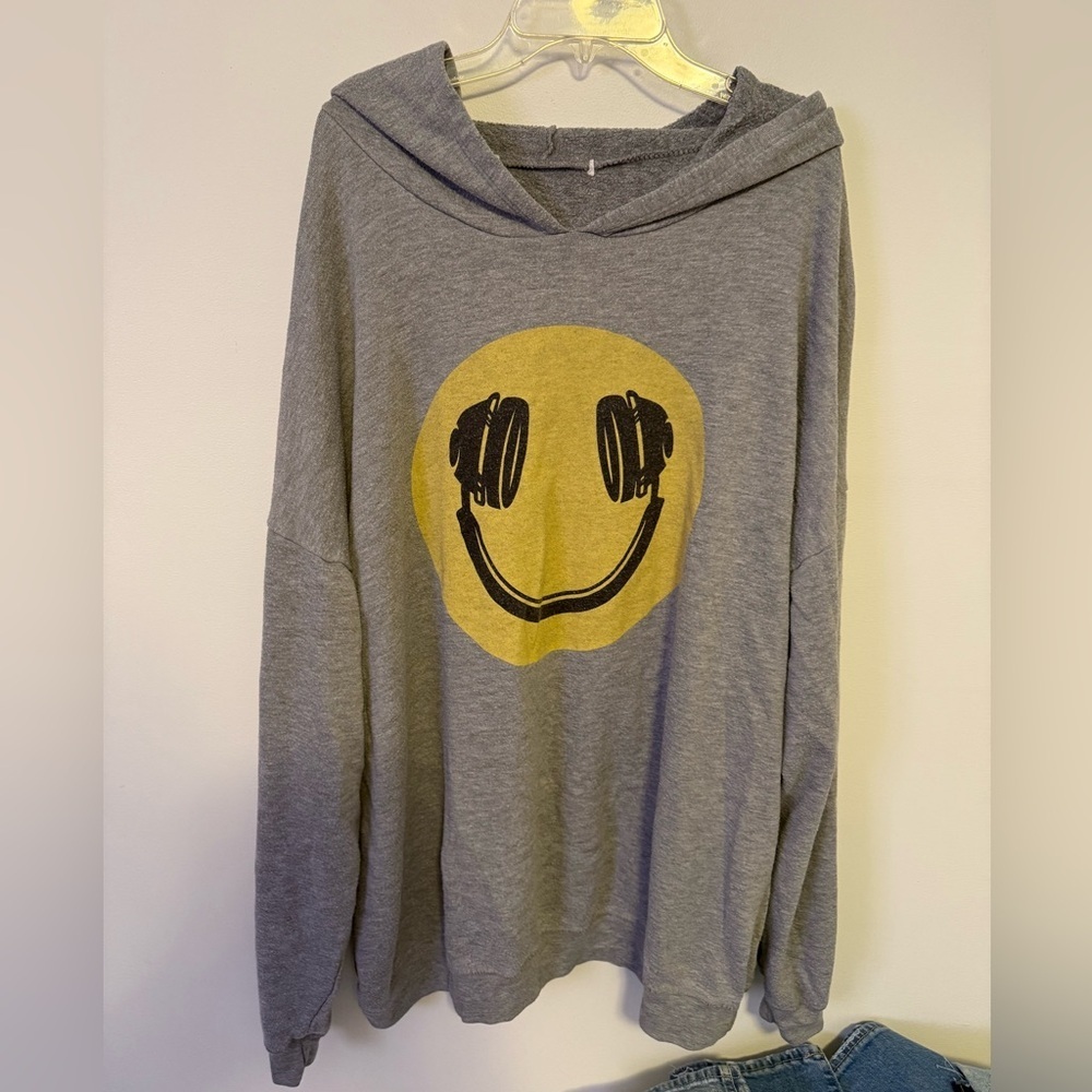 🎉2/$15 Gray Hoodie with Yellow Smiley Headphones